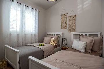 Split Villa in Zrnovnica with Heated Pool