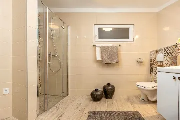 Split Villa in Zrnovnica with Heated Pool