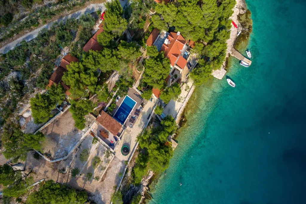 Milna Villa for 10–15 Guests with Heated Pool