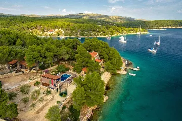 Milna Villa for 10–15 Guests with Heated Pool