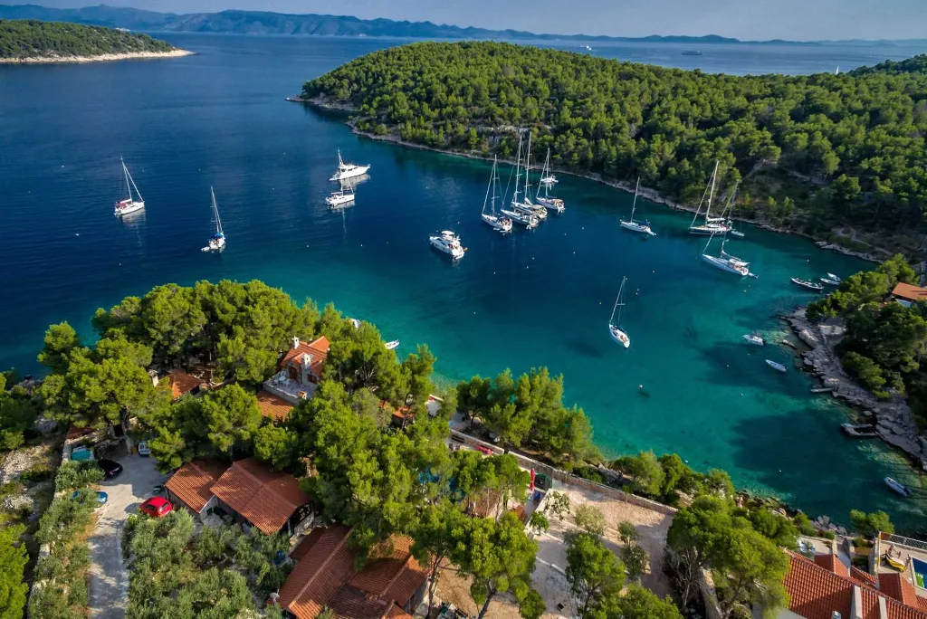 Milna Villa for 10–15 Guests with Heated Pool