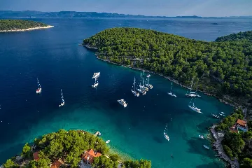 Milna Villa for 10–15 Guests with Heated Pool