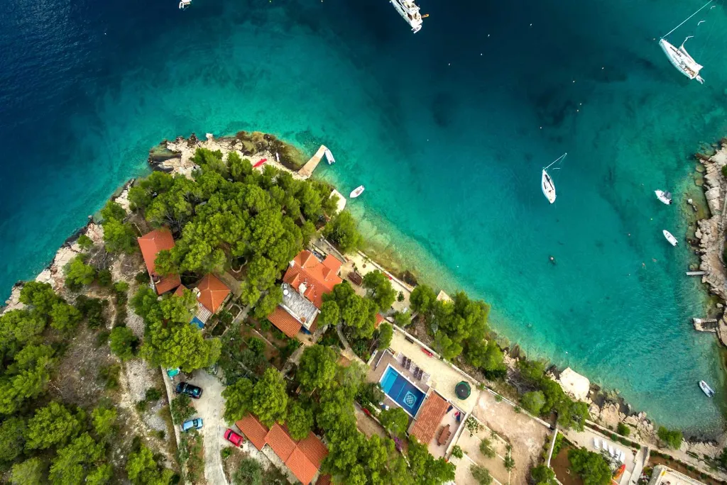 Milna Villa for 10–15 Guests with Heated Pool