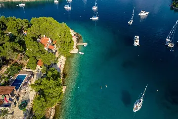 Milna Villa for 10–15 Guests with Heated Pool