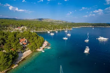 Milna Villa for 10–15 Guests with Heated Pool