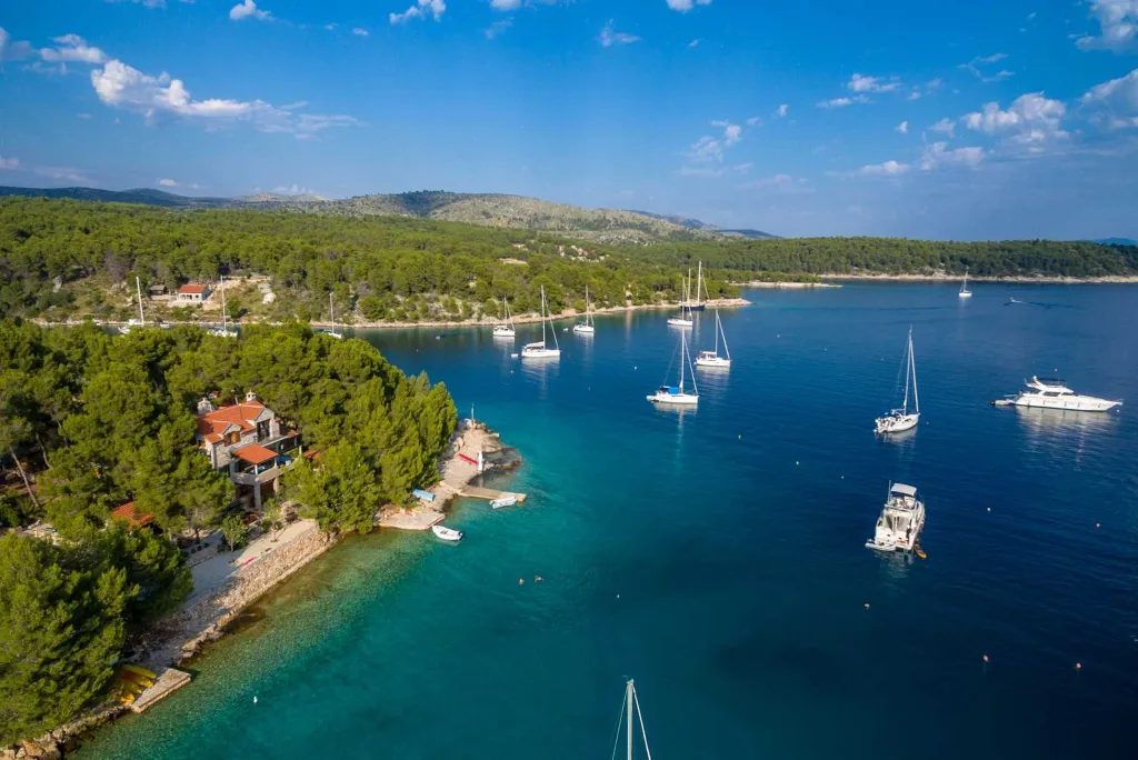 Milna Villa for 10–15 Guests with Heated Pool