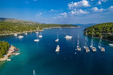 Milna Villa for 10–15 Guests with Heated Pool