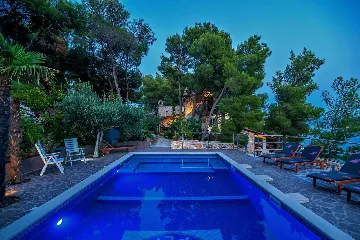 Milna Villa for 10–15 Guests with Heated Pool