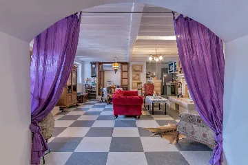 Milna Villa for 10–15 Guests with Heated Pool