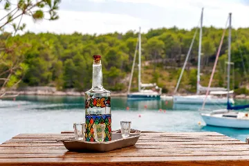 Milna Villa for 10–15 Guests with Heated Pool