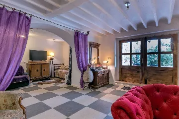 Milna Villa for 10–15 Guests with Heated Pool