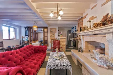 Milna Villa for 10–15 Guests with Heated Pool