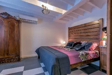 Milna Villa for 10–15 Guests with Heated Pool