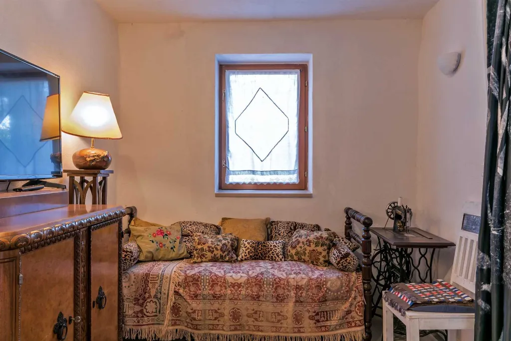 Milna Villa for 10–15 Guests with Heated Pool