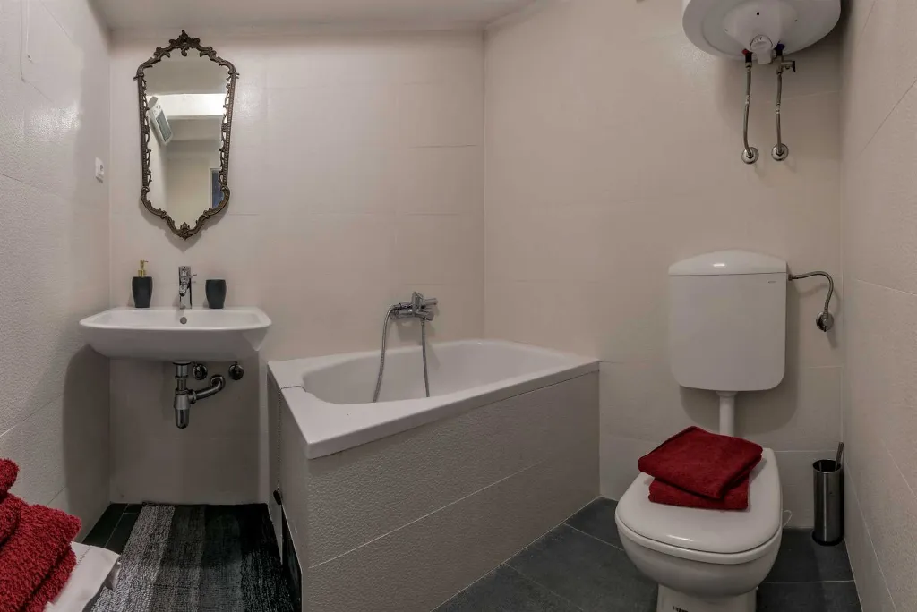 Milna Villa for 10–15 Guests with Heated Pool