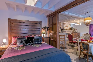 Milna Villa for 10–15 Guests with Heated Pool