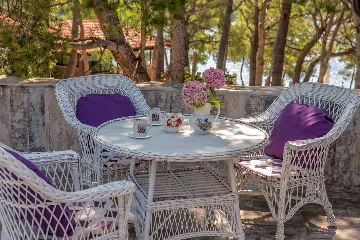 Milna Villa for 10–15 Guests with Heated Pool