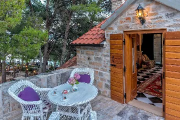 Milna Villa for 10–15 Guests with Heated Pool