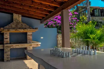 Milna Villa for 10–15 Guests with Heated Pool