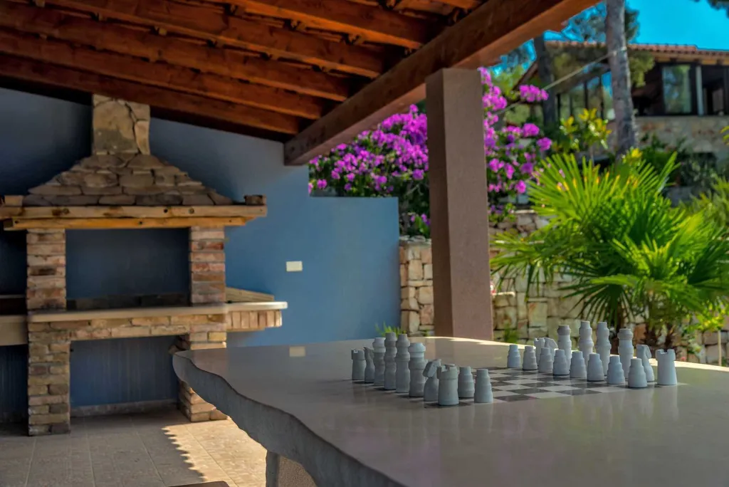 Milna Villa for 10–15 Guests with Heated Pool