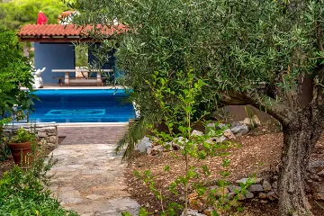 Milna Villa for 10–15 Guests with Heated Pool