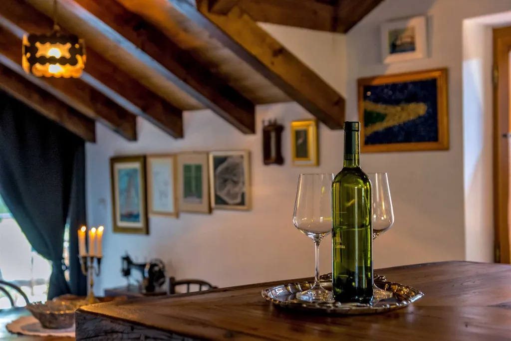 Milna Villa for 10–15 Guests with Heated Pool