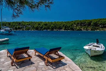 Milna Villa for 10–15 Guests with Heated Pool