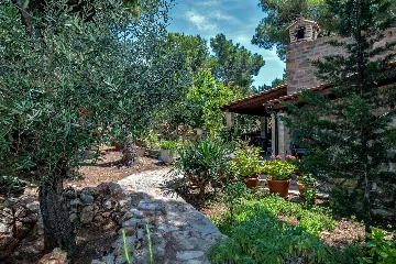 Milna Villa for 10–15 Guests with Heated Pool