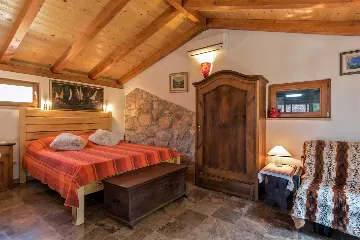 Milna Villa for 10–15 Guests with Heated Pool