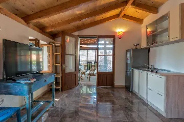 Milna Villa for 10–15 Guests with Heated Pool