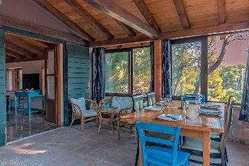 Milna Villa for 10–15 Guests with Heated Pool