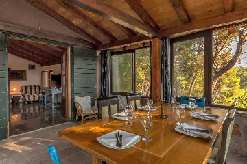 Milna Villa for 10–15 Guests with Heated Pool