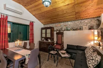 Milna Villa for 10–15 Guests with Heated Pool