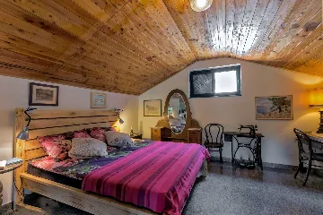 Milna Villa for 10–15 Guests with Heated Pool