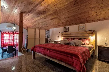 Milna Villa for 10–15 Guests with Heated Pool