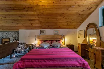 Milna Villa for 10–15 Guests with Heated Pool