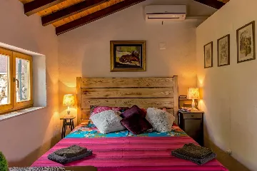 Milna Villa for 10–15 Guests with Heated Pool