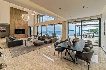 6-Bedroom Villa in Štikovica for Up to 12