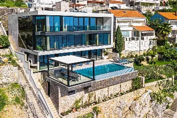 6-Bedroom Villa in Štikovica for Up to 12