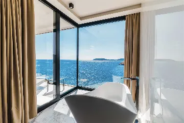 6-Bedroom Villa in Štikovica for Up to 12