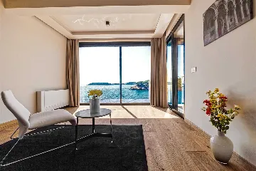 6-Bedroom Villa in Štikovica for Up to 12