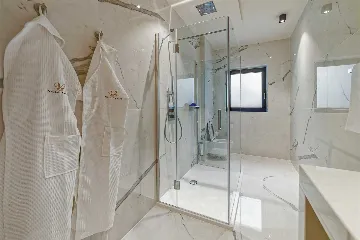 6-Bedroom Villa in Štikovica for Up to 12