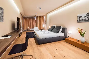 6-Bedroom Villa in Štikovica for Up to 12