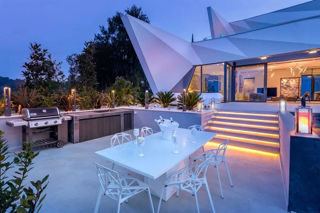Villa with Two Infinity Pools for 10 in Žrnovo