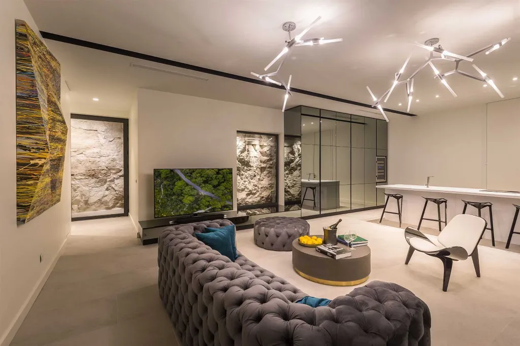 Villa with Two Infinity Pools for 10 in Žrnovo