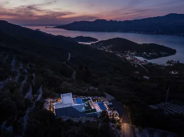 Villa with Two Infinity Pools for 10 in Žrnovo