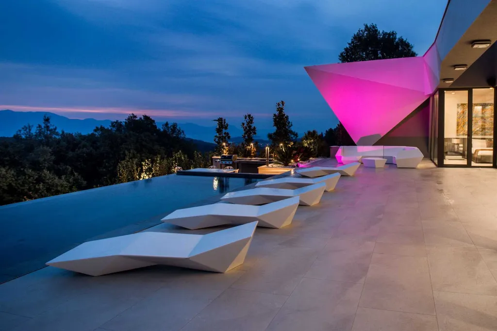 Villa with Two Infinity Pools for 10 in Žrnovo