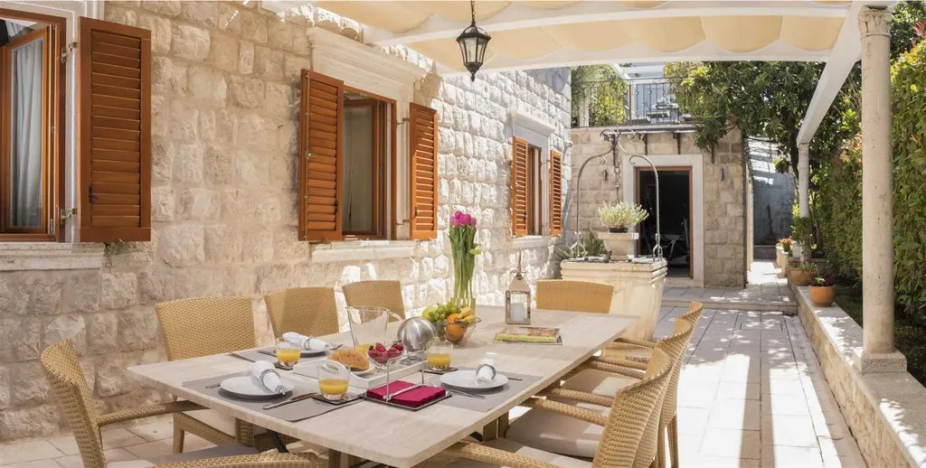 4-Bedroom Stone Villa with Heated Pool in Dubrovnik