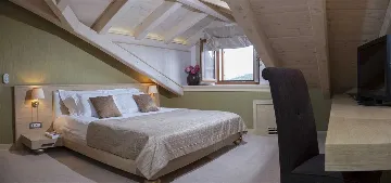 4-Bedroom Stone Villa with Heated Pool in Dubrovnik