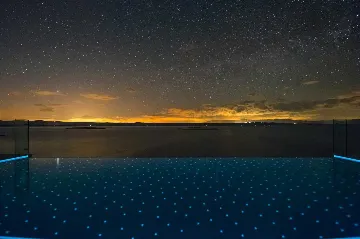 Villa for 8 Guests in Prigradica with Infinity Pool